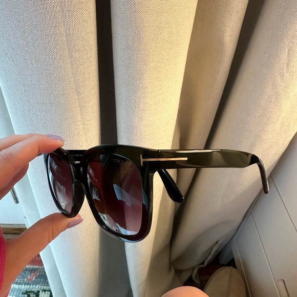 Amarra Tom Ford sunglasses in burgundy/black - Picture 2 of 9